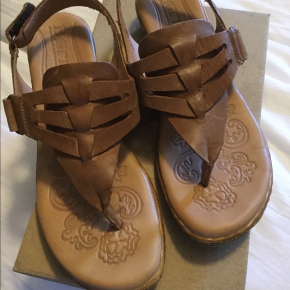 born aakash sandals